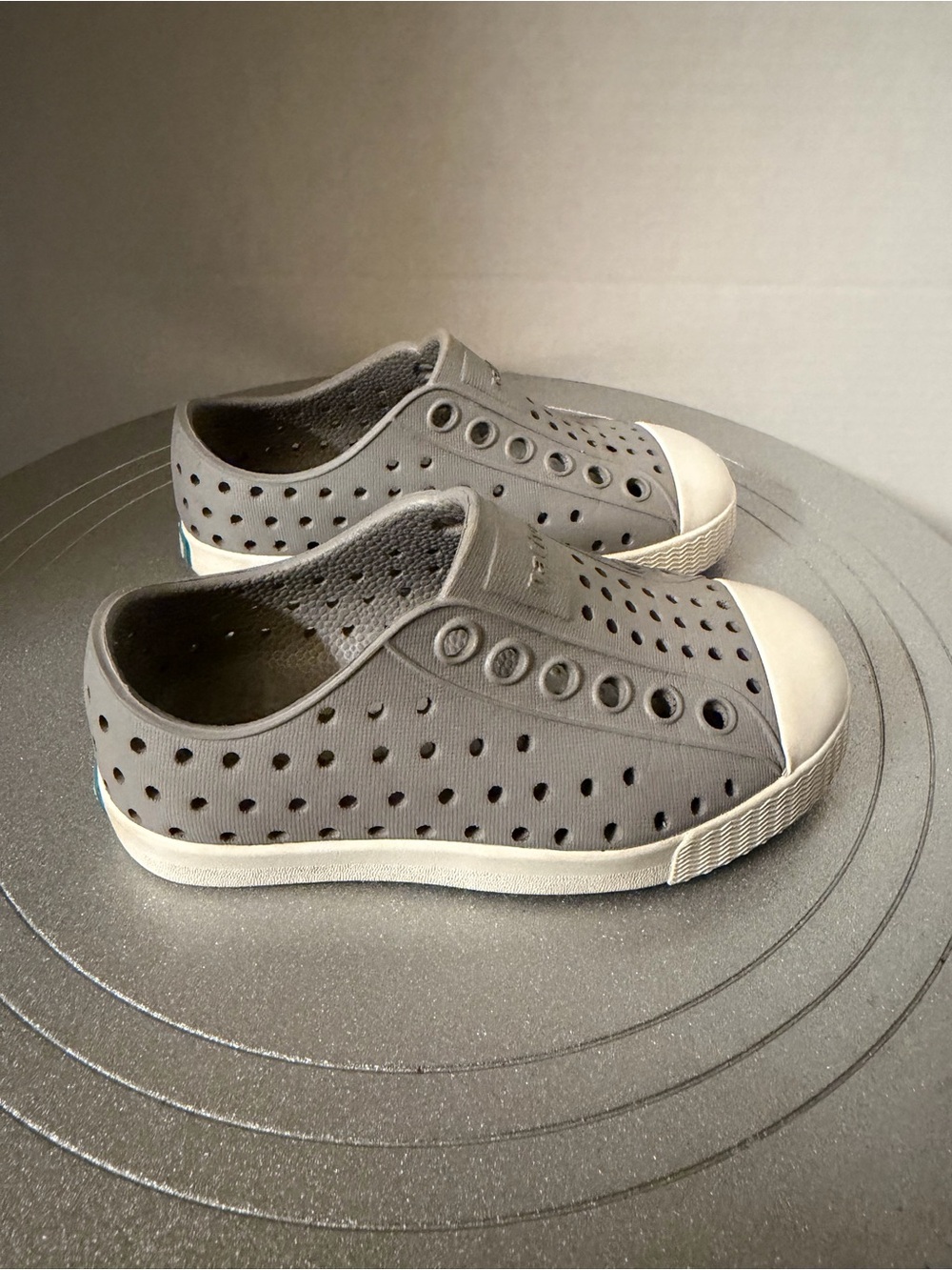 Native Shoes Jefferson Water Shoes In Grey Sz C 6 Kids
